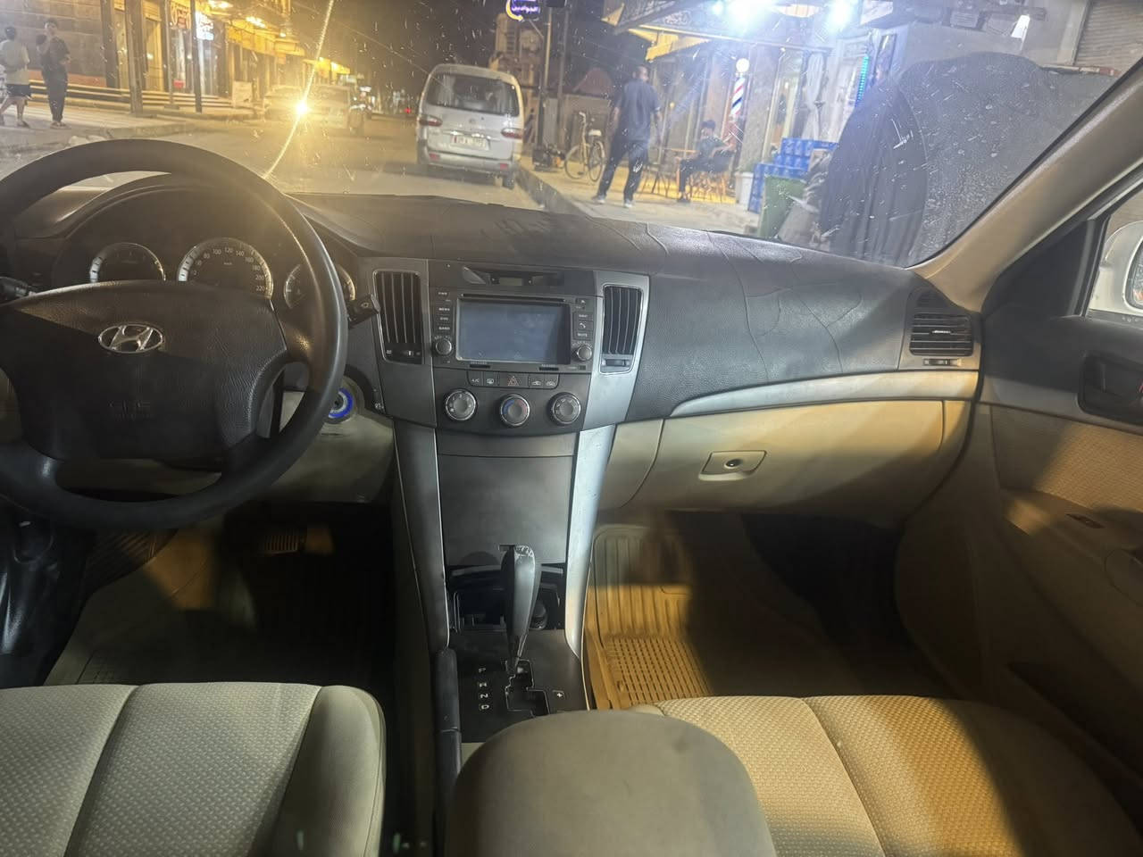 سلام عليكم
سوناتا موديل 
٢٠٠٩
خليجي 
بيها قطعة ونص 
رقم اربيل جديد 
جاهزة من كلشي 
العنوان واسط الزبيدية 

‭٠٧٧٠ ٢٧٤ ٥٩١٢‬
