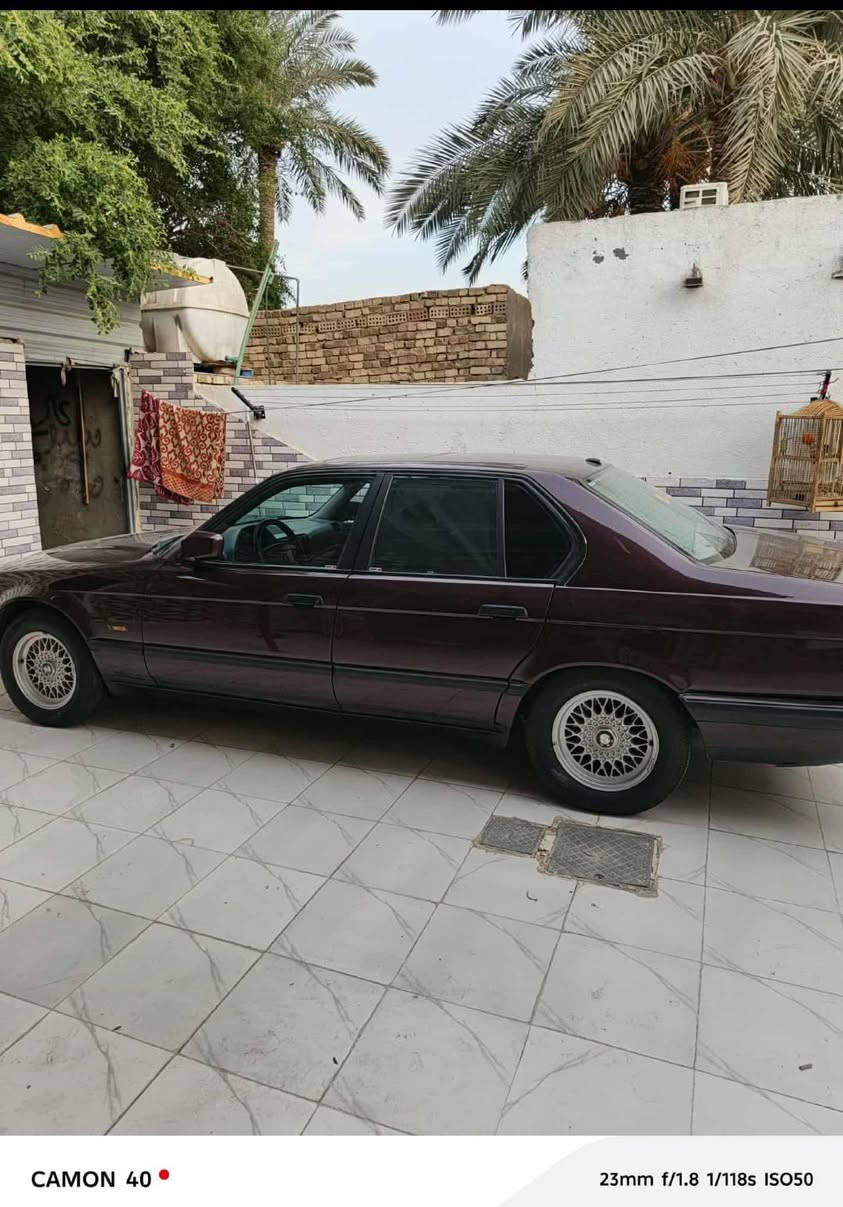 سلام عليكم بي ام موديل ١٩٩١ سياره جديده معنه كلمة وظع الشركه وكفاله عامه حداديه كهربائيات تبريد تخم تاير كير محرك كله كفاله بيع او مراوس بسياره عاليه السعر ٧٠ وبيه مجال الطيبين تليفون *********** علمن رقم السياره بغداد النكليزي
