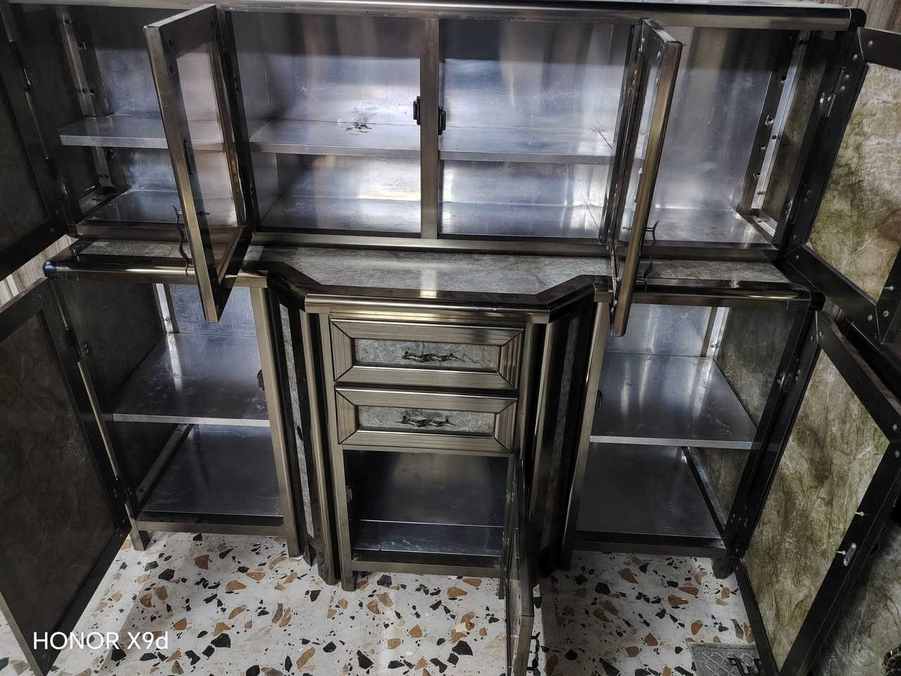 كاونتر متر ونص 3 قطع فول نضافة مابي أي عيب الشراي يتصل أو يدخل خاص *********** مكاني كركوك حي الحجاج
