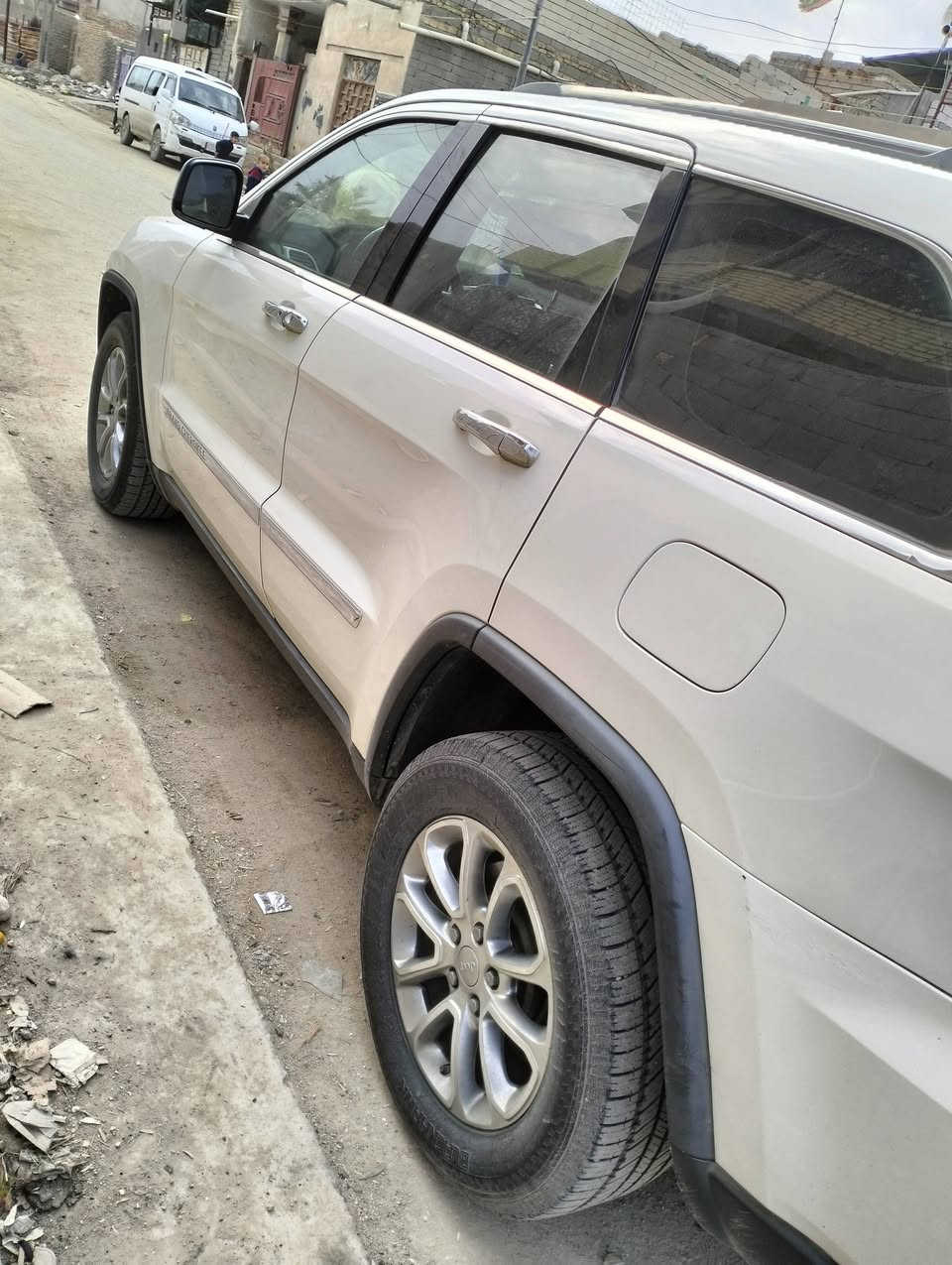 السلام عليكم جيب لاريدو للبيع مديل 12 كفاله من الضربه فقط قطعتين صبغ كفاله كير مكينه حداده عامه تبريد تخم تأير سياره بسمي العنوان البصره لقرنه الشرش ***********
