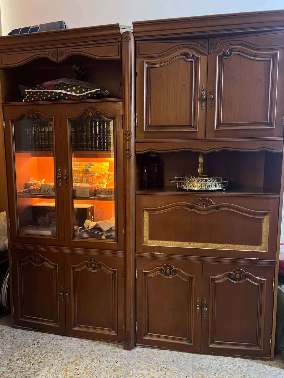 أغراض منزل بحالة جيدة
1- كاونتر متر ونص + سنك (100) الف

2-  مكتبة صاج (80)

3- مكنسة كهربائية بحالة جيدة جدا استعمال قليل (50)

4- ميز بلازما (35)
الأسعار  بيها مجال
 الاتصال على الرقم  *********** واتساب
او على الخاص
