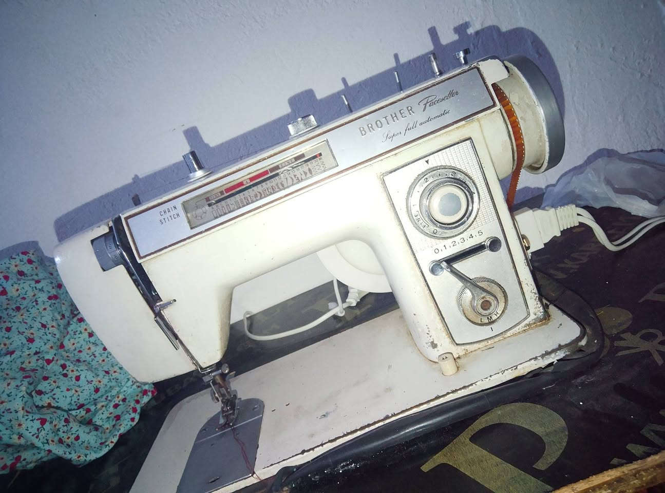 مكينه برذر ام الجنطه للبيع مع ميز جرخ ب100 وبيها مجال


**إذا كنت صاحب هذا الإعلان وتريد حذفه لأي سبب، رجاءا أرسل رسالة إلى الدعم الفني**