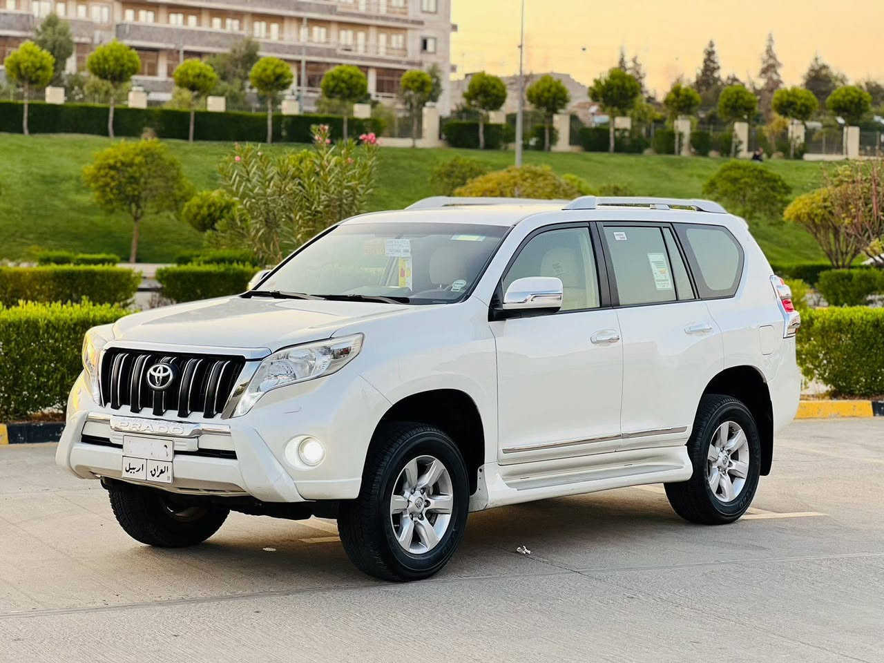 برادو موديل ٢٠١٤ خليجي شركه ساز مكينه ٤  سلندر كفاله عامه رقم اربيل رقم وسنويه كله جديد تحويل مباشر السعر المطلوب ٣٠٥ وبيهه مجال قليل مكان ديالى تصال فقط ***********
