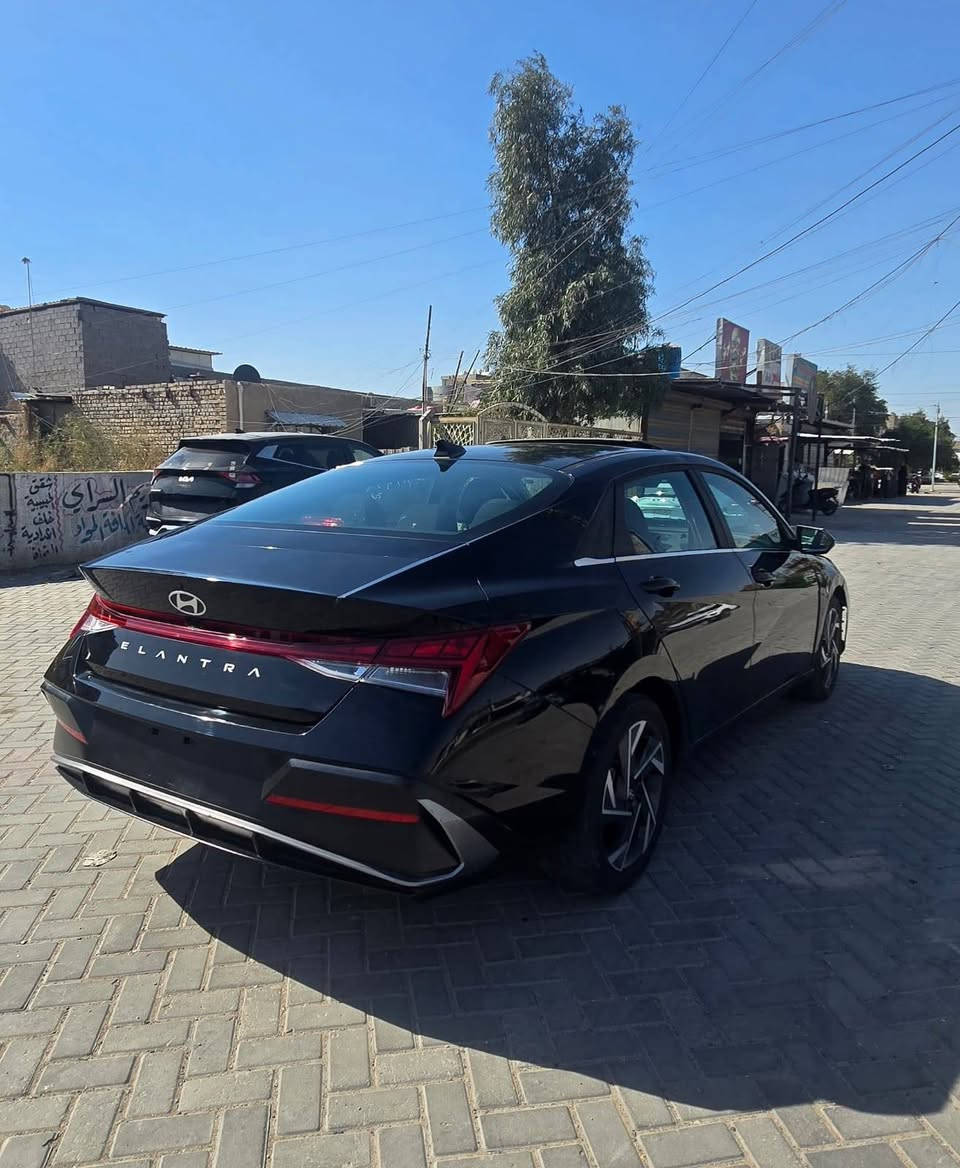 السلام عليكم من رخصه مدير الكروب المحترم
الانتره ٢٠٢٥ دخول جديد ابيع علئ وضعه 
الانتره فول مواصفات ٢٠٢٥ وارد امريكي حادث جاملغ أمامي فقط ماشيه ١٢/الف فقط بدون دواخل
(صور الحادث مرفقه) 
بعد سياره على وضع الوكاله
فول مواصفات الأخير عده الكشنات مخمل سياره لوك
مكانى بغداد السعر ١٤٨ رقم الهاتف ***********
