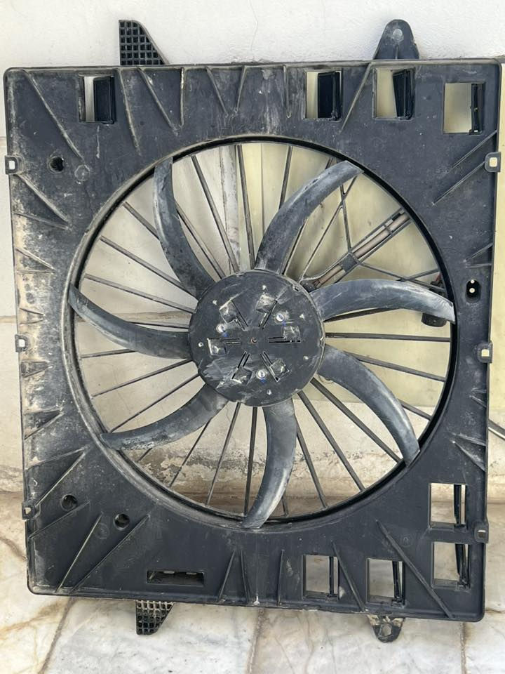 سلام عليكم اخوان مروحة ترافلس ٢٣ وكالة جي ام اصليه سرعتين شغاله بس بيها ملعب بالمروحة تبدل فقط بوشه ويل مال فول بي كسر نجمه مالته كلشي مابيه مروحة ب ٢٥٠ الف 
ويل ب ٧٥ تواصل واتساب .***********
