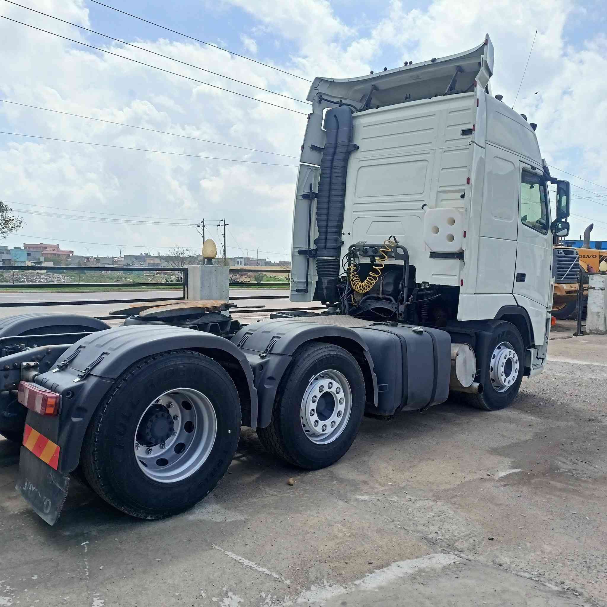 فالفو شيطان سنكل امامي حجم 460 كير اوتماتيك هاف قماره 3خطوط مرسمه سايلو فصل وربط شرط كير محرك شرط شاصي مكفول قماره بدون صبغ سياره جاهزه بدون نقص شرط التحويل 
موديل 2006
عنوان كركوك طريق المطار مقابل جسر حزيران 
معرض المتوكل 
***********
***********
***********
