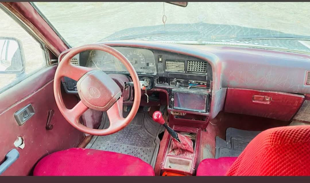 السلام عليكم للبيع تيوتا موديل ٩٥ مصبوغه عام جماليه دشبول احمر استيرن بور محرك اكروسيده  سنويه جديده رقم ميسان بسمي مشروع وطني  السعر ٤٥ وبيه مجال بسيط  *********** مكانه واسط
