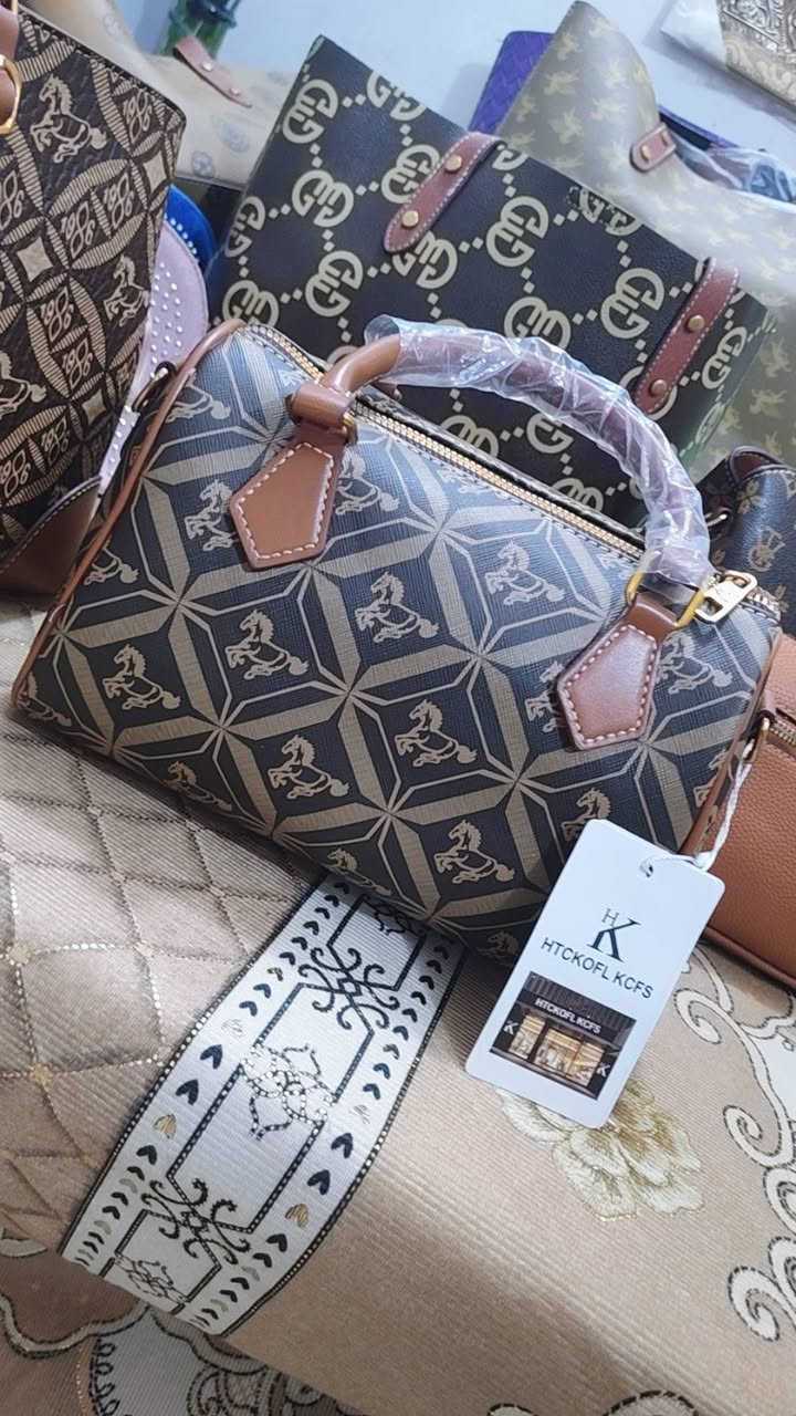 قطع اخيره ماستر كوالتي كلش عالي التوت باك على 13والوسط ب10الي تريد تراسلني


**إذا كنت صاحب هذا الإعلان وتريد حذفه لأي سبب، رجاءا أرسل رسالة إلى الدعم الفني**