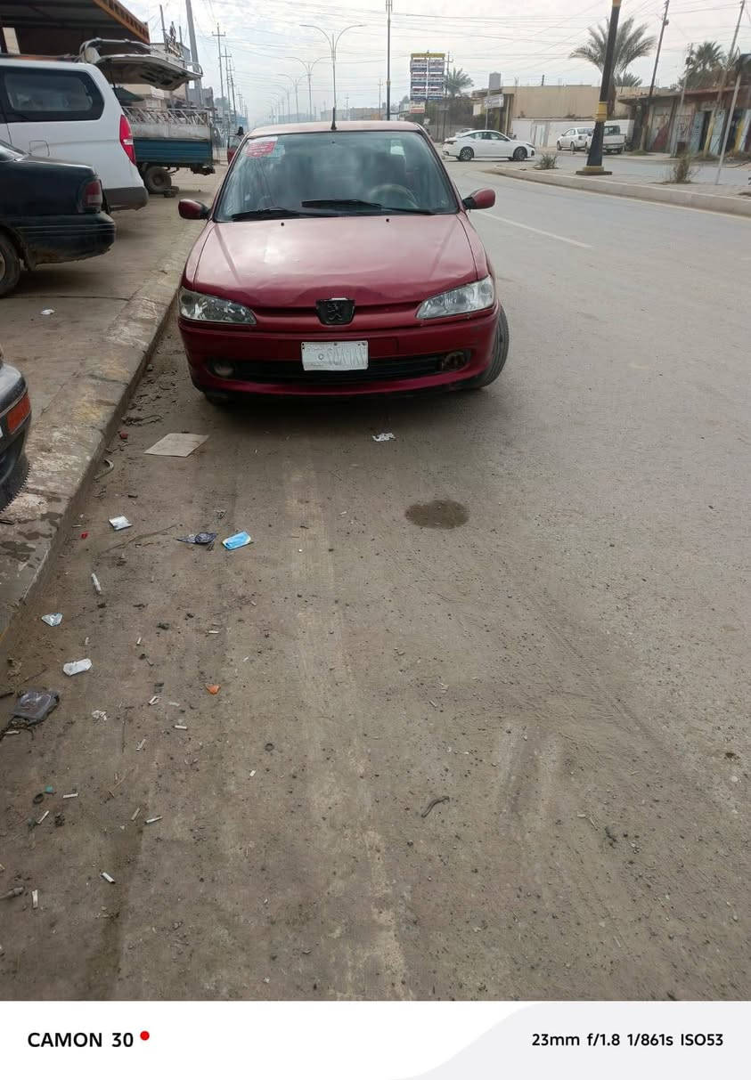 السلام عليكم
سياره بيجو 2002
حره رقم بغداد ابيع مكفوله دوله و عشاير ما اندل راعيها 
سياره بيها قطعه واحد صبق 
كير و محرك شرط صدر جديد 
كهربائيات كلها شغاله روناتها كلها شغاله 
السعر 26و بيها مجال 
رقم الهاتف ***********
