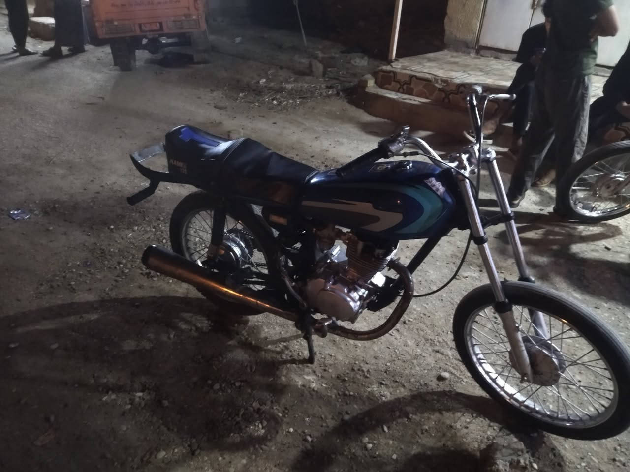 السلام عليكم  درجة  يراني لبيع  البوريه المتينه مكينته خير من الله  السعر 400  المك. 
القرنه الثغر رقمي ***********
