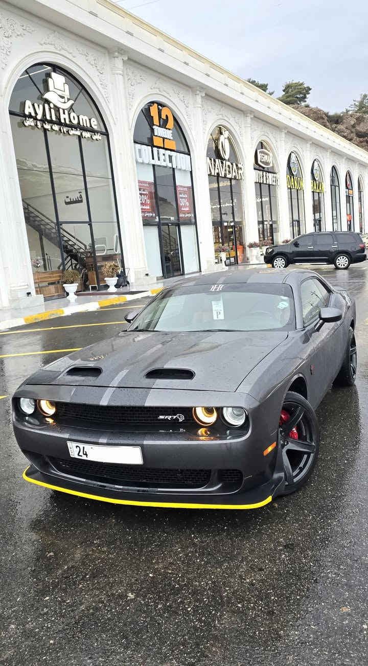 جالنجر 2021 
6 سلندر تو ويل 
ماشية 40 
جداً نظيفة السيارة وبدون نقص 

بوند وجاملغ صبغ ( بدون شاصي وبدون دواخل )
رقم دهوك 
رقم وهزة وسنوية كله جديد 

السعر  :  170 
المكان : دهوك 
***********
***********
