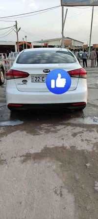 سيراتو ٢٠١٧ خليجي  مواصفات اعتياديه  بلوتوث  كامره خلفيه  بلاجكتور  اش...