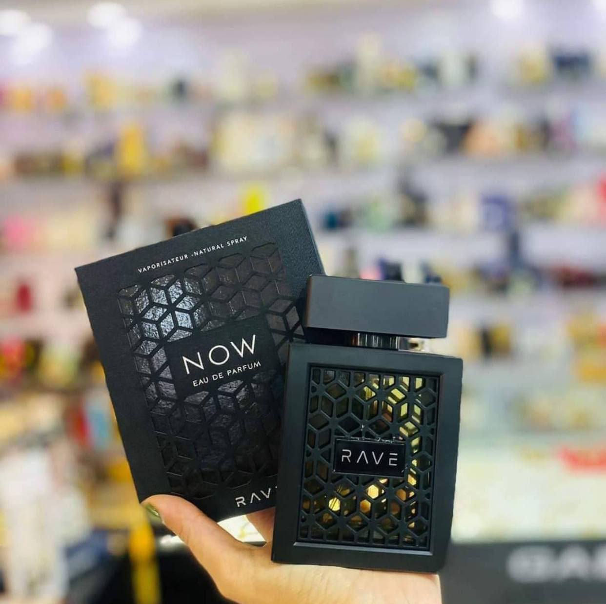 ✨ عطر ناو الأسود Now ✨

▪️ عطر رجالي فخم وعصري 
▪️ ثبات واداء يدوم طوال اليوم 🔥
▪️ افتتاحية العطر: البرغموث ، البرتقال ، التفاح الأخضر 
▪️ قلب العطر : الكراميل ، الزعفران 
▪️ قاعدة العطر : المسك ، الجلود ، الخشب


**إذا كنت صاحب هذا الإعلان وتريد حذفه لأي سبب، رجاءا أرسل رسالة إلى الدعم الفني**