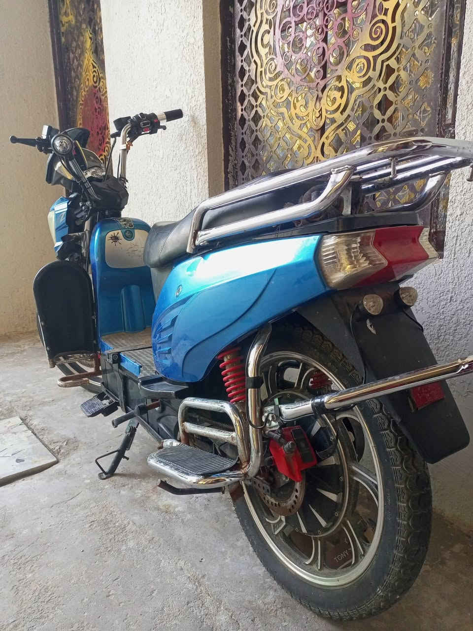 دراجه شحن حجم كبير للبيع كلش نضيفه ناقصها بس باتريات .السعر 350 مكاني البصرة الجزيرة باب الهوه 
***********
