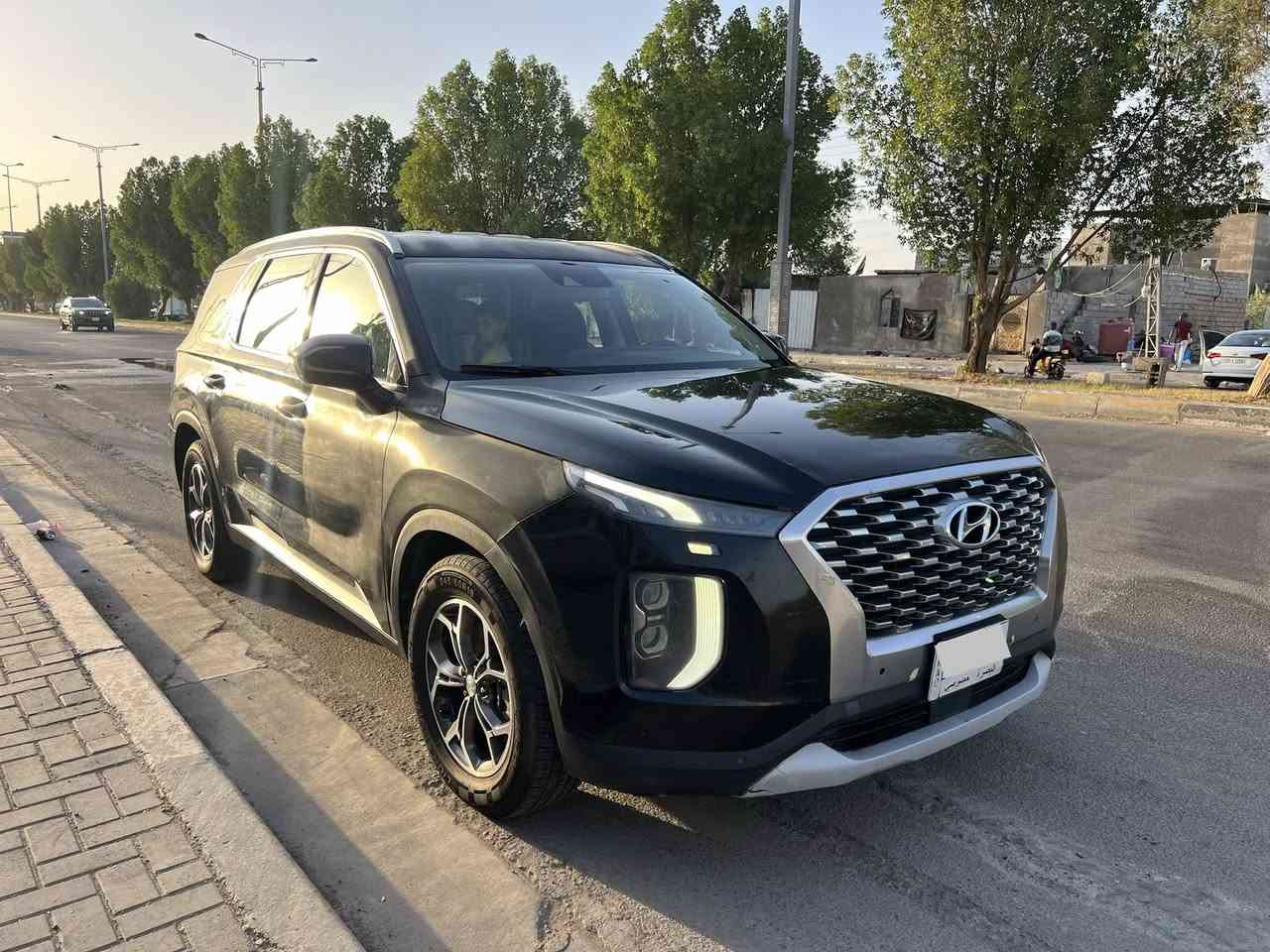 هونداي بليسايد 2020 فئة SEL 
تدفئة مقاعد
تحديد مسار
تنبيه اصدام
قيادة ذاتية
شاشة كبيرة اندرويد 
7 راكب
سعة المحرك 6 سلندر 3.8 
تبريد 3 قطع
وضعيات قيادة
رقم بصرة
وارد امريكي حادثها جاملغ ايمن وضربات صغيرة في بعض الاماكن اذا ركزت بصور الحادث تشوفها وراجعات كلهن ع البارد لكن بيهن جراد الان مثل ما مبين بالصور
رقم الشاصي KM8R24HEXLU044007
السيارة نشطة جدا 
بانزين عادي
ماشية 129 الف كيلو قابلة للزيادة
السعر 215 سعر جدا مناسب بيع مستعجل
عنواني البصرة - المعقل
هاتف ***********
