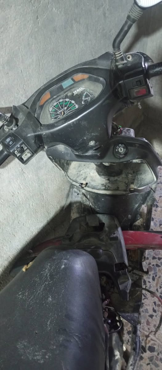 سلام عليكم الدراجه معرضه لحادث. وتفلشت كفراتها بس الوجه مالتها موجود 
شغاله بس خربط ماعرف سببها 
ابيع كوم حديد سعرها 75
مكاني بغداد مدينه الصدر


**إذا كنت صاحب هذا الإعلان وتريد حذفه لأي سبب، رجاءا أرسل رسالة إلى الدعم الفني**