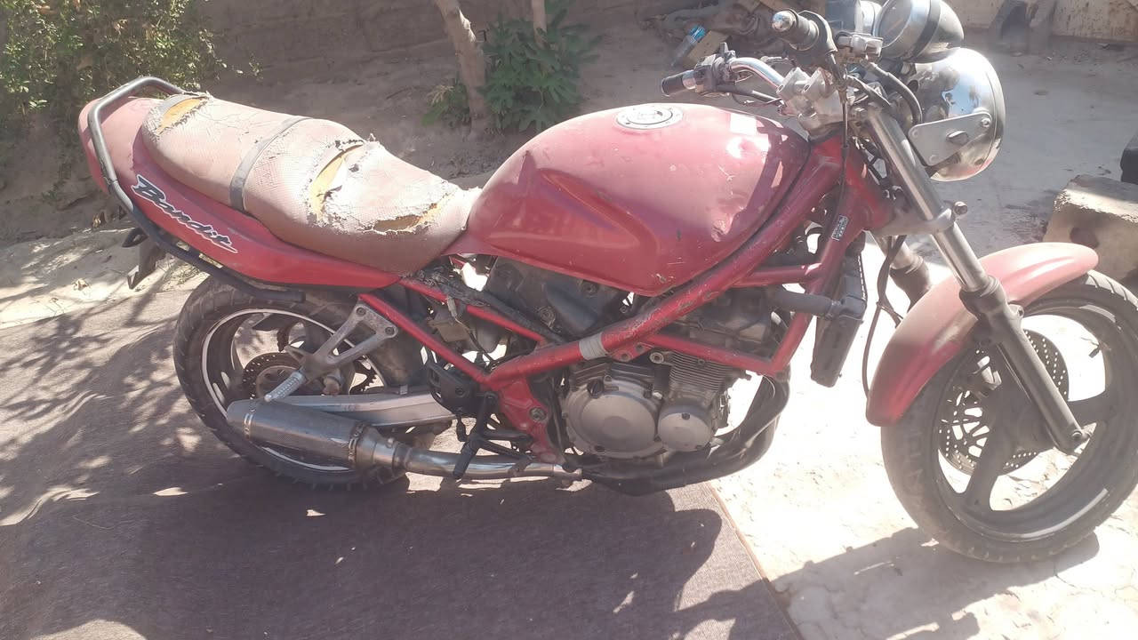 من بعد اذن الدمنيه للبيع دراجه بطح محرك كايمه ومتروكه مابي وراق يعني كوم حديد السعر 200 الف قفل هاذا رقم صاحبه *********** وتحياتي للجميع
