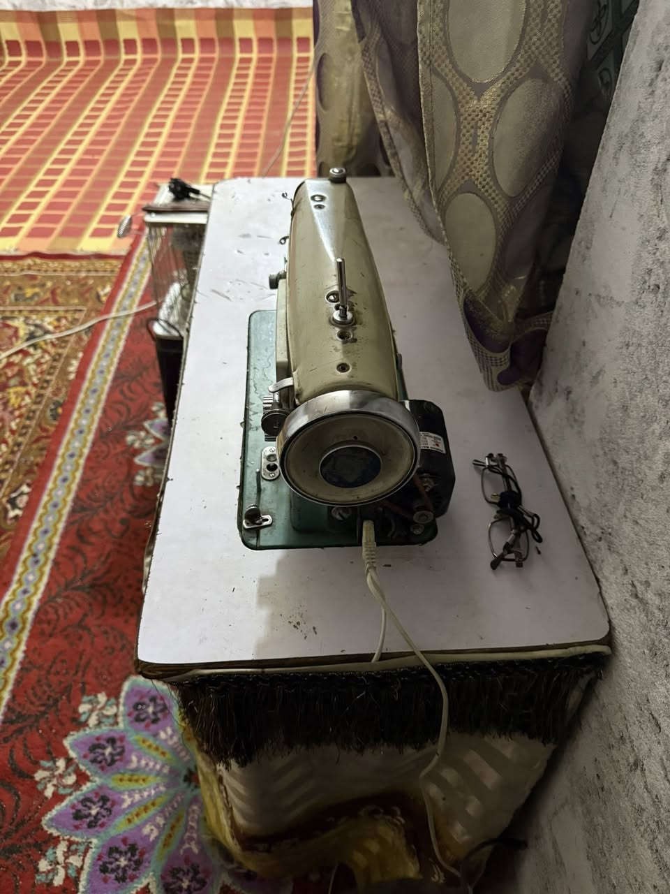 مكينه لبيع بسعر مناسب 150 ألف وبيه مجال مكان بغداد)***********
