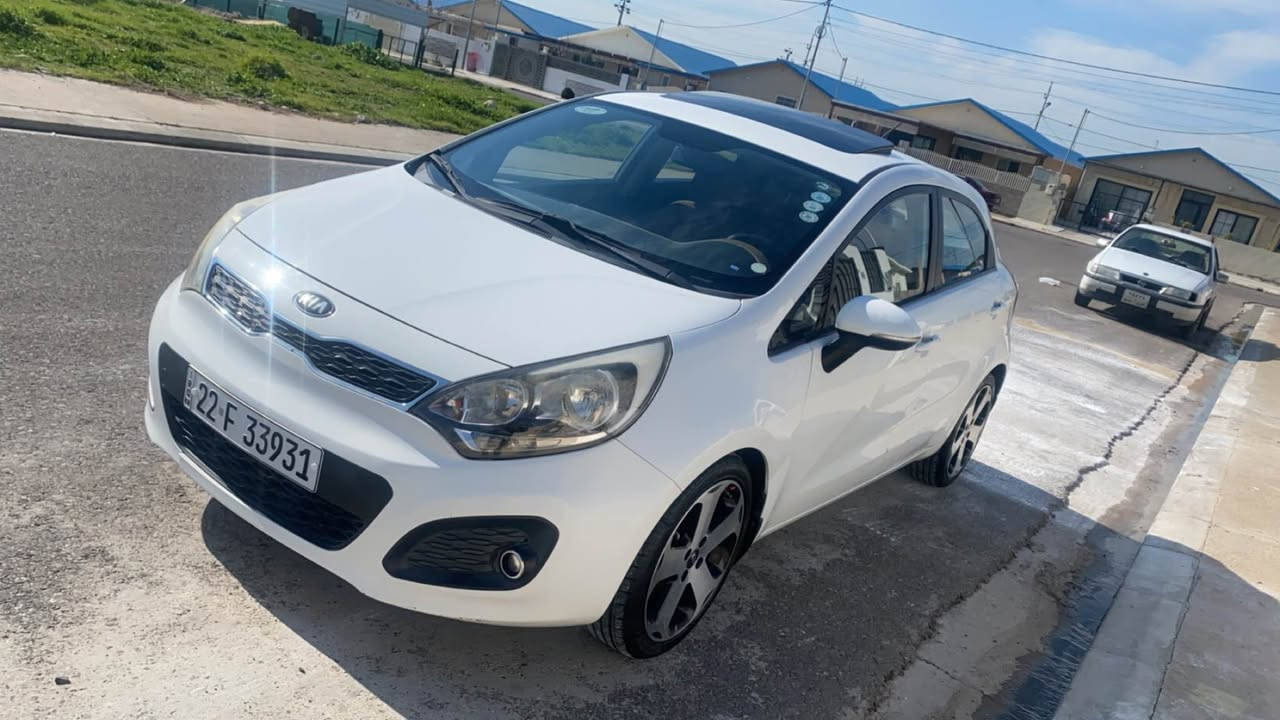 موديل 2014 فول مواصفات سلايد داخل قيسي Abs , بلوتوث مرايات شفط ويل كب حساس و.. 

بيها قطعه صبغ جاملوغ السايق 
وتعديلين بارد بدون دواخل  سياره ماشيه 145 
 *********** أربيل, العراق
