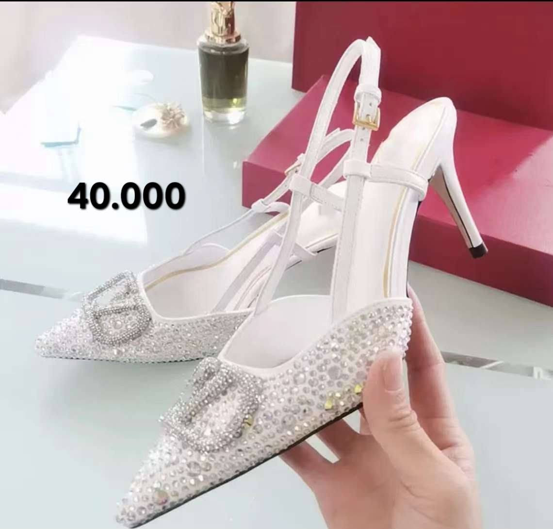للعرايس الحلوات
كولكشن هيلزات باللون الابيض للعرايس 😍
جميع القطع ماستر كوالتي ودبان طبي مريح باللبس لاطول فترة ممكنة 
الاسعار مذكورة بلبوست ✅️ 
للحجز راسلوني دايركت 📩


**إذا كنت صاحب هذا الإعلان وتريد حذفه لأي سبب، رجاءا أرسل رسالة إلى الدعم الفني**
