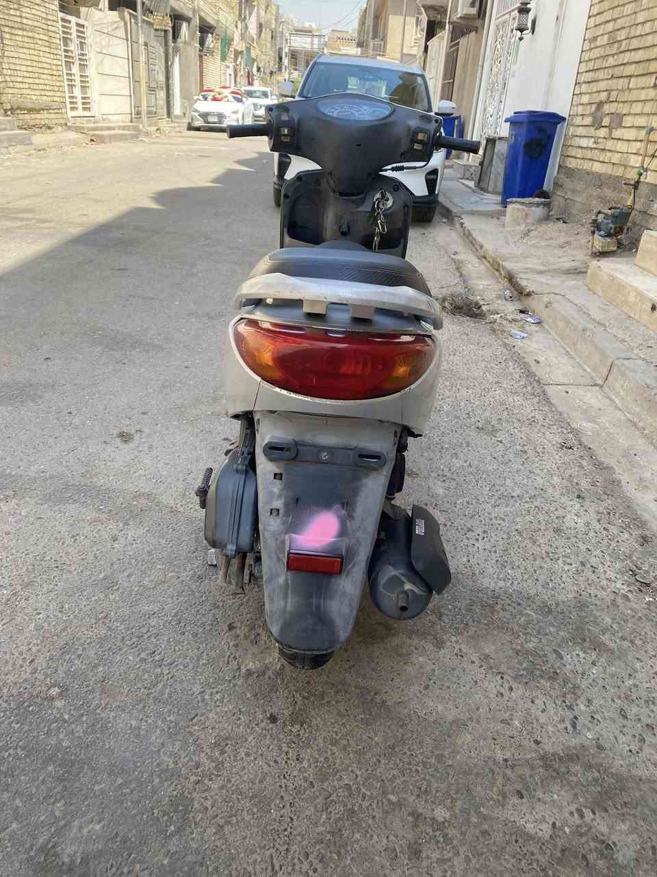 السلام عليكم للبيع دراجه بريز حديث لايت عالي الدراجه مال رمبه على ايدي نزلتهه الدراجه مكفوله مكينه مامفوتحه الدراجه مامتعوبه الدراجه خير من الله مكان المشتل السعر 800 وبيهه مجال الاستفسار ***********
