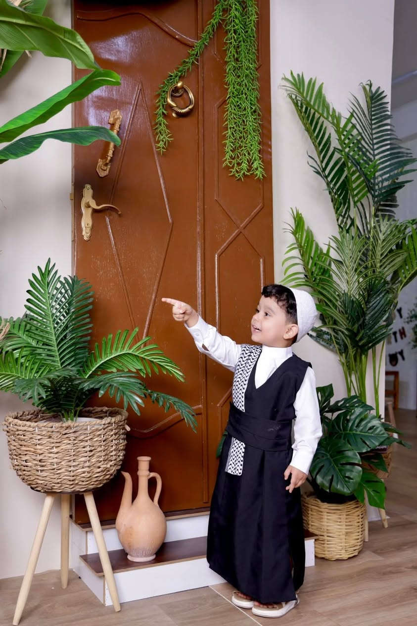 متوفر لدينا الزي البغدادي بالون الرصاصي والاسود بشار الصيادي كوت سوق بيت ابو الهواء قرب جامع الحاج عبود خدمة توصيل
,***********
واتساب
 ***********
