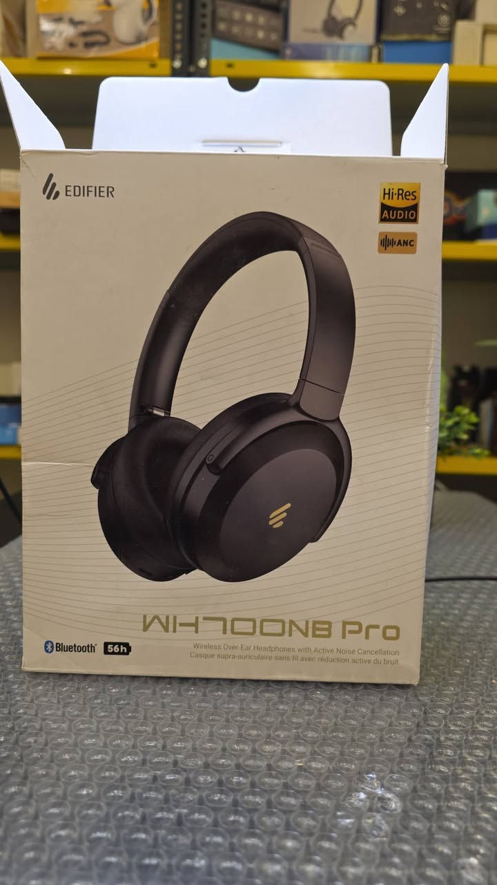 متوفر✅ سماعات الرأس اللاسلكية WH700NB Pro من Edifier. 
إلغاء الضوضاء النشط (ANC)
صوت عالي الدقة (Hi-Res Audio)
عمر البطارية: توفر ما يصل إلى 56 ساعة من التشغيل بشحنة واحدة (مع إيقاف تشغيل ANC). 
اتصال متعدد النقاط: يمكن توصيلها بأجهزة متعددة عبر Bluetooth 5.4.


**إذا كنت صاحب هذا الإعلان وتريد حذفه لأي سبب، رجاءا أرسل رسالة إلى الدعم الفني**