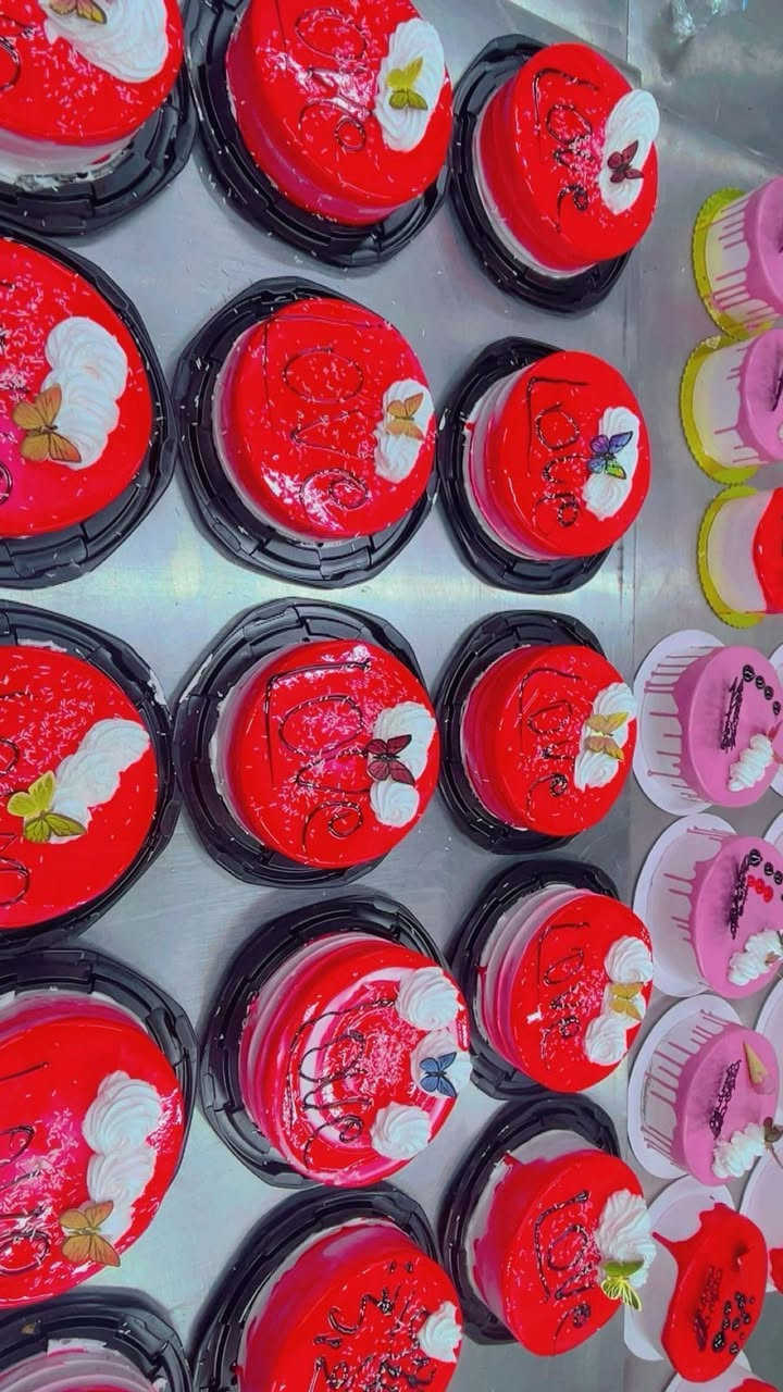 مرحبا زبائننا الكرام وفرنا الكم مجموعة منوعه من قوالب كيك عيد الحب 💘 للاستفسار اتصل على الأرقام التاليه 
***********
***********وبيها واتساب او مراسلتنا على الخاص 
ملاحظه نتعامل بالرصيد والدفع الإلكتروني
