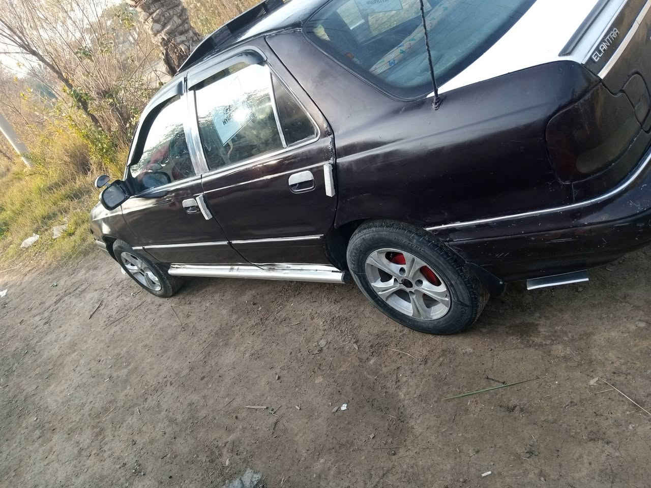 سلام عليكم عندي سياره للبيع سعر 24 عنوان ديالى رقم الهاتف ***********
