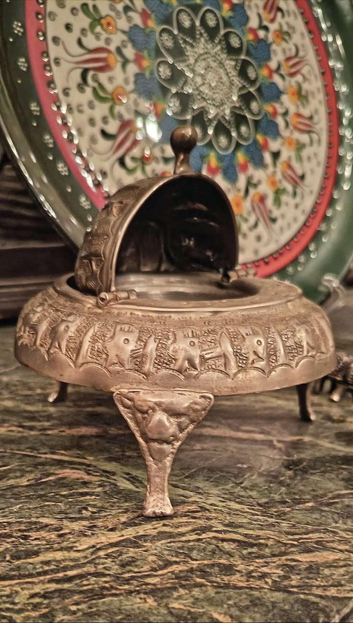 أستغفر الله العظيم، اللهم إني أسالك فيضا من فيوضات فضلك.
............................

مساء الخيرات، الجمال القمرات بزياده، مفيش أجمل من كده.

............................

للبيع بإذن الله:

- عدد ٢ كافيارير آشوري رجول أسد، نحاس مطلي فضه عاليه، تقال جدا، ومتان جدا جدا، محكمين الغلق، قدام أنتيك، تحف، تحياتي،،،

................................

الحمد لله حمدا كثيرا طيبا، نحمده ونشكره على نعمه وفضله علينا.

يسعد مساكم حبايبي،،،،،،

إستمتعوا معايا، التفاصيل بالفيديو،،،،


**إذا كنت صاحب هذا الإعلان وتريد حذفه لأي سبب، رجاءا أرسل رسالة إلى الدعم الفني**