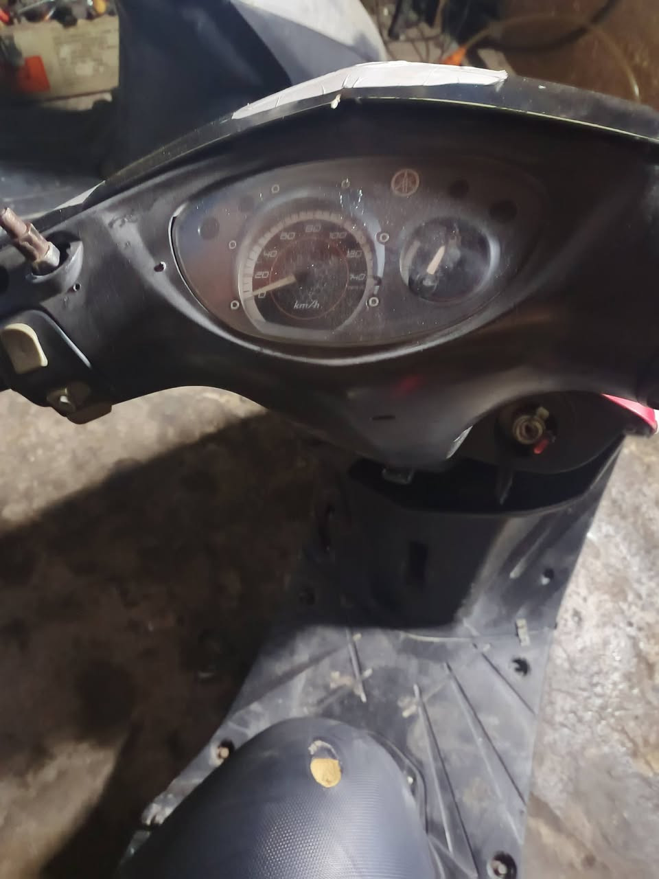 ترهم مراوس باي دراجه او بيع 350 وبيها مجال  ثعلب لون احمر دراجه حلوه ومرتبة فقط بيها ملاحضات بسيطه  صالصنة رياضي توبو صوت طرب  نقص شوته وبيها دخانه سوده مال كابريتر بس مو قوية يحتاجله تنضيف وجوزته مسويها دكمه لان خربانه جوزتها  شغاله وخير من الله ماموكفتني  ترهم مراوس ***********
