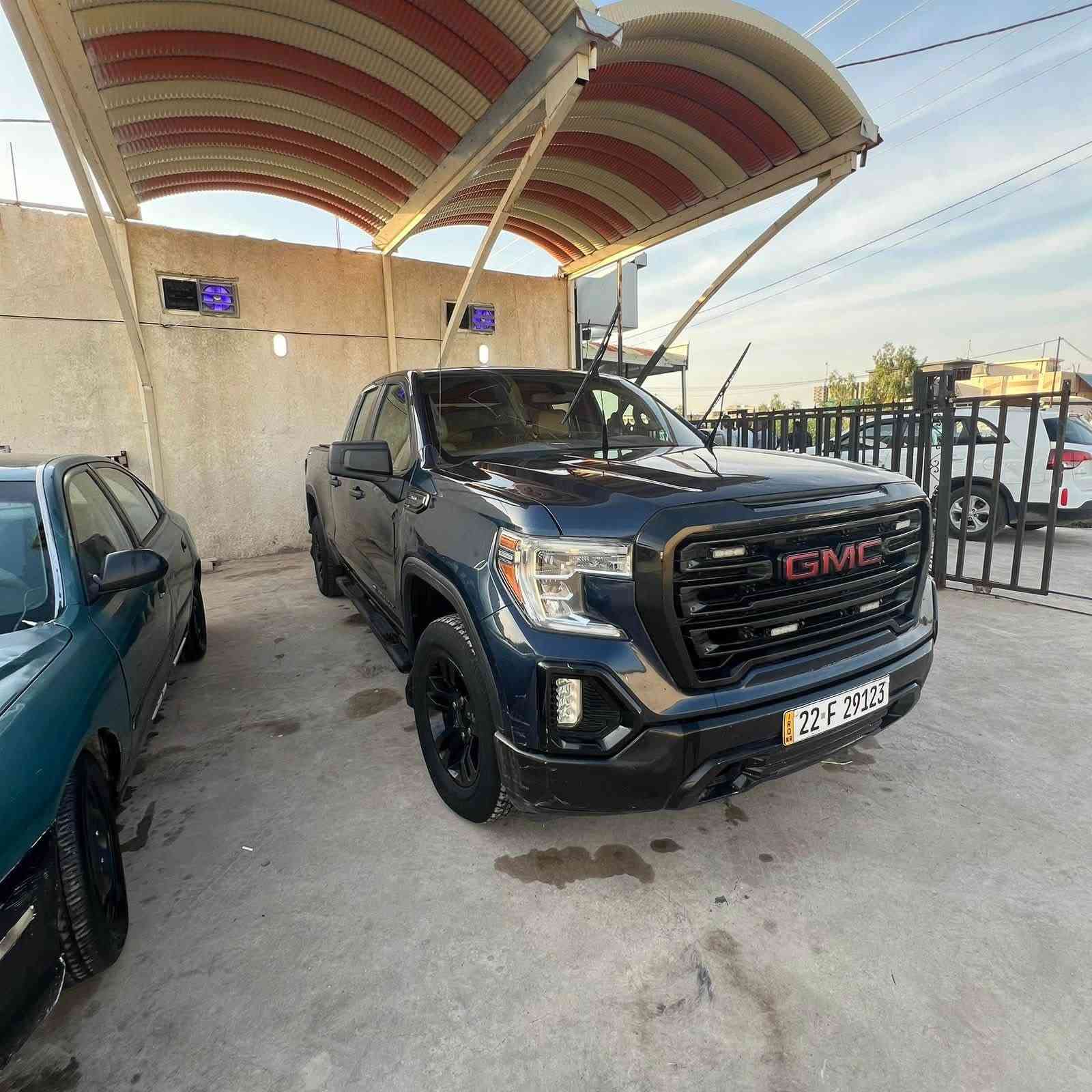 السلام عليكم سيرا موديل 2021 بيع او مراوس حسب القناعه سياره وراد أمريكي محرك 8 سلندر 5300 حادث بابين و جاملغ مبدل و صبغ قليل بالبيند بدون شاصي و لغد رقم أربيل سياره جديد ماشيه 68 الف كيلو قابل للزياده السعر270  ورقه مكان السياره بغداد الاسكان ***********
