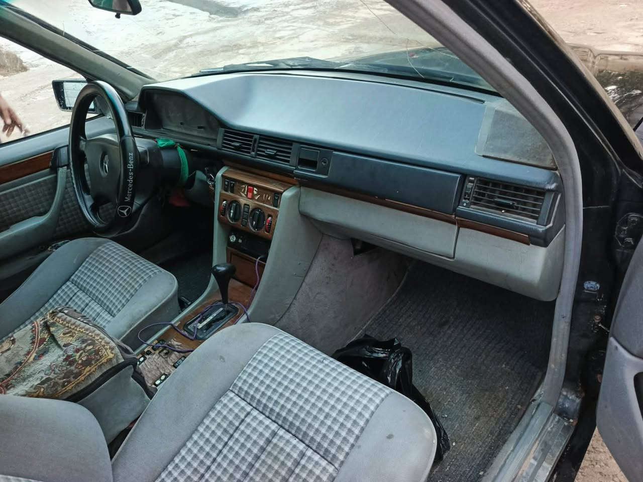 مارسدس للبيع محرك 3000كير ومحرك جدد
اتصال ***********
