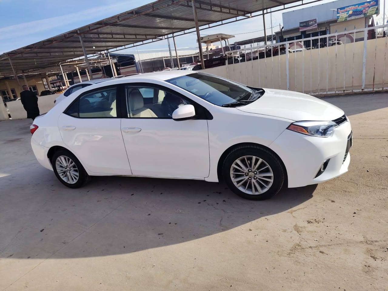 كورلا للبيع موديل 16 بيهه 4 قطع صبغ  كير ومحرك شرط سنويه جديده رقم دولي شرط تحويل ترهم نقد وترهم نص اب نص سياره حلوه مال جناي الشراي يتصل ***********
