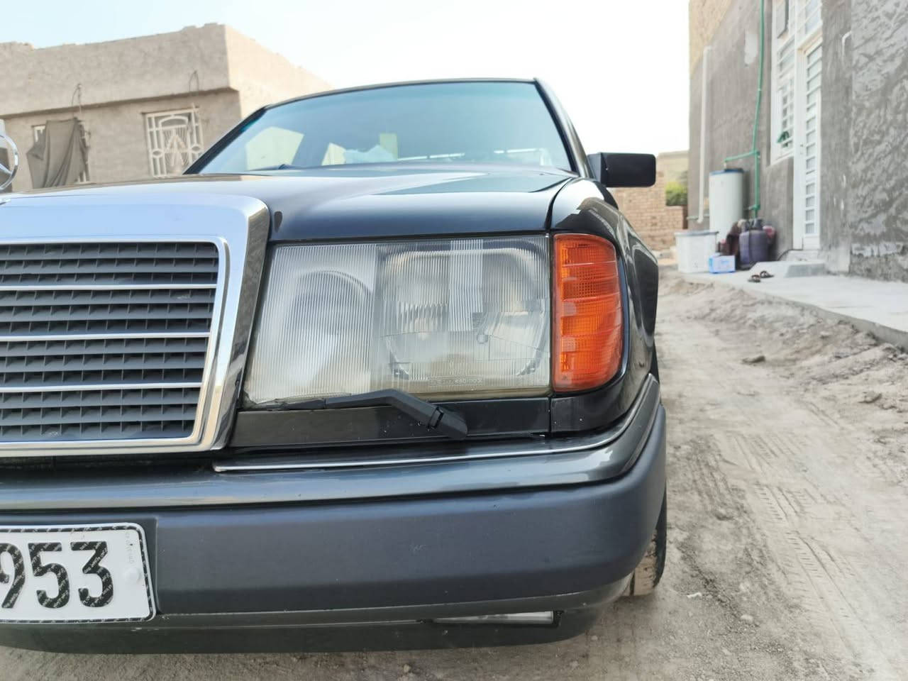 من رخصة الادمن المحترم السلام عليكم  ... دب موديل ٩٢ اصل سيارة جديدة لاضربة ولاخياس ولا بارد ولاتكحيل وبأسمي مكينة ٣٠٠ بلاد رالسعر ٨٢ وبيهه مجال رقمي  ***********
