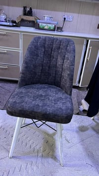 ميز طعام نضيف مابيه اي عيب فقط الجامه الفوك تكدرون تشيلوها اربع كراسي ...