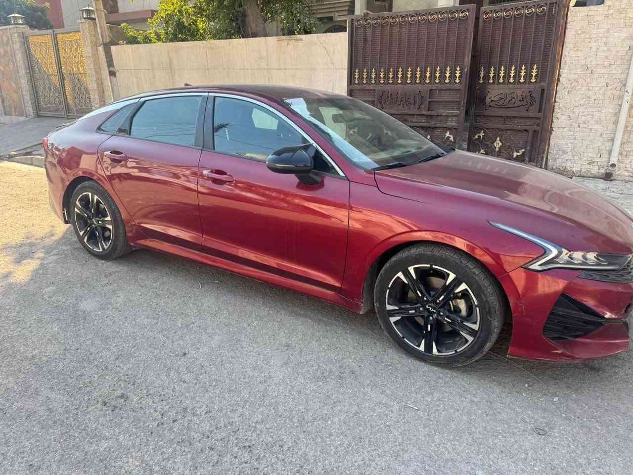 ‏K5  مواصفات جيتي لاين 
موديل 2022 رقم اربيل  وكال او تحويل مضمون 
محرك 1600 تيربو 
اللون احمر
1-بصمه + تشغيل عن بعد 
2-شحن هاتف لاسلكي 
3- قياده ذاتيه ؏ الخطوط السريعه
4- هاند بريك بصمه 
6- مثبت سرعه 
7- اوتو بربك
8- سستم سماعات  Bose 
9-حساس أطارات 
10-بك لايت ليد كامل متصل 
11-شاشة كبيره Gps
12- كامره دواره + حساس خلفي 
13- كير أوتو + عادي
14-شاشه اعطال
15-ويل كورم لونين
16-رادار جانبيه
17-مراقبة النقطة العمياء
18-فول تحكم ستيرن  
19-اشاير بالمري 
21-كشنات جلد اسود 
22-‏ كراسي الامامي كهرباء 
23-لايتات عدسات + لد اصفر
24-نضام قياده أيكو + سبورت +سمارت +نورمال

السعر 165وبيهه مجال قليل 

السياره وارد امريكي حادثها بارد شوي ونص جاملغات خلفيه صبغ  بدون ايرباكات 
رابط الحادث :-  https://bid.cars/en/lot/0-38850848/2022-KIA-K5-5XXG64J2XNG129664
ماشية 75  الف                                                                         المكان بغداد المشتل 
رقم الهاتف *********** بغداد, العراق
