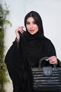 عباية اماراتية • حرير اماراتي • تطريز يدوي