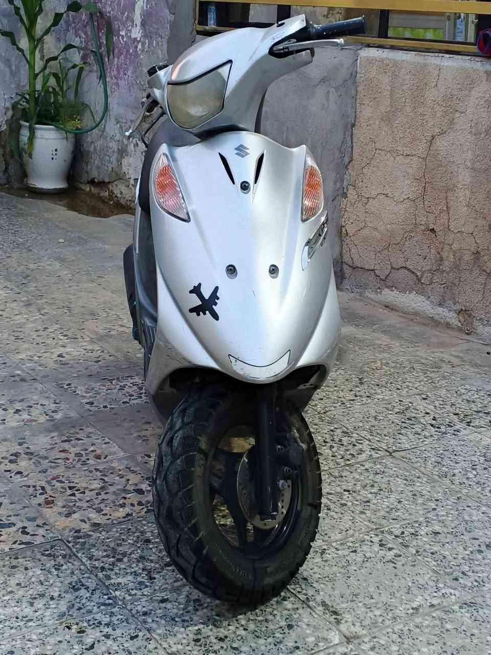 ادرس ياباني 120
ادرس ياباني قديم نوزل شباب الدراجه شوفت عينك حلوه ونظيفه فقط يحتاجلها سلف تشتغل هندر نكره كهربائيات شغاله 
عارضها 275
الدوره ***********
