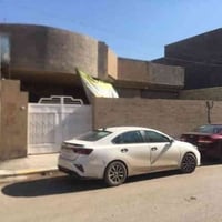 دار للايجار المساحة ٣٠٠ متر  طابق واحد غرفتين نوم صالة كبيرة واستقبل ك...