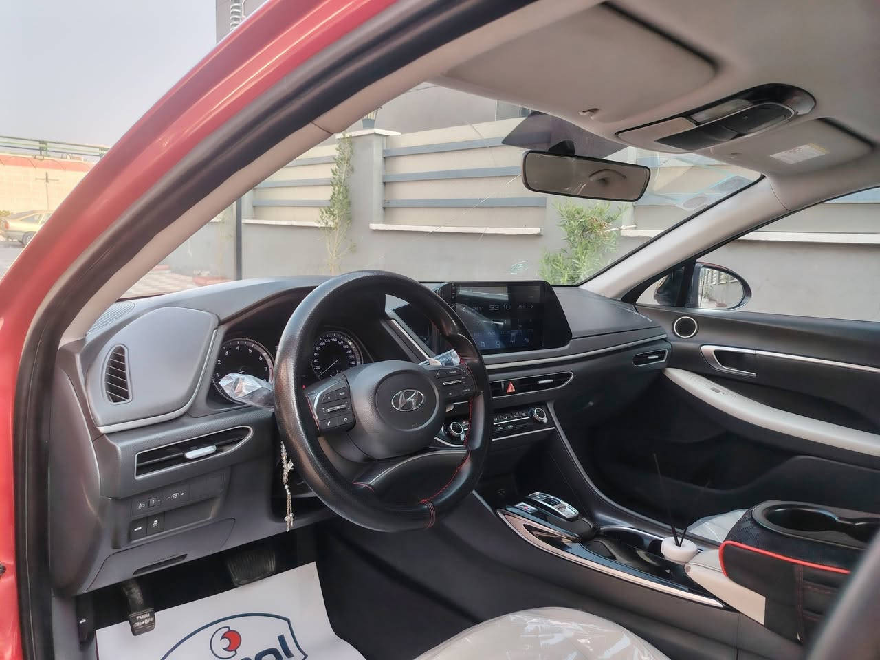 سوناتا 2020  خليجي الشكل الجديد

محرك / 2500 mpi 
ماشية 114 ألف

داخل ابيض اوف وايت
تحكم ستيرن جهتين
شفتات سرعة بل ستيرن
شاشة اندرويد
كروز سرعة
قطعتين تبريد
مري شفط و أشاير بل مري
كير دكم
حساسات خلفيه وكامره

لسيارة ماشاء الله كلش جديده وناعمة
مكفولة من الصبغ
بيه فقط بارد جدا بسيط بهلال الجاملغ الخلفي العكس السايق مشتغلية pdr ابد ما تبين
وبية طخة جدا بسيطة بقبق لجنطة يم كتابة سوناتا 

رقم بغداد الجديد وهزة جديده

مكان السياره / بغداد 
السعر / 177
 للاستفسار / ***********                             ***********
