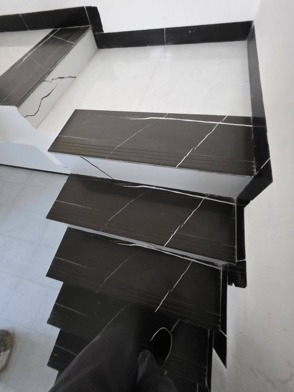 🔹️ كافة التفاصيل داخل الفيديو 🔸️
دار للبيع بناء حديث تسليم مباشر 📌🏘

 المساحة الكلية 200م٢ 

طابو زراعي سند 25 تحويل مباشر 
الموقع : الحلة  واله مدخلين من جهة ، الوردية داخل ،
 قرب مرقد الامام سيد موسى 
قريب على حي الجزائر والمدخل الثاني من جهة الدولي السريع مقابل محطة الحضاره  
 للأستفسار 
***********
***********
