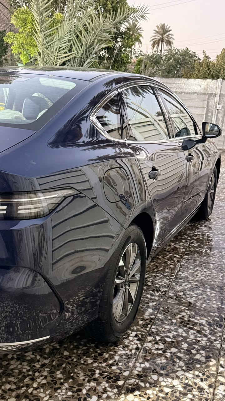 السلام عليكم بي واي دي خصوصي لون نيلي مميز مكفوله كفاله عامه موديل 2025 داستروي فول مواصفات شاشه قلاب كبيره حساسات ويل كب كروم كشن حضن ٣ انضمه قياده ماشيه ٧ الاف  المكان بغداد ***********
