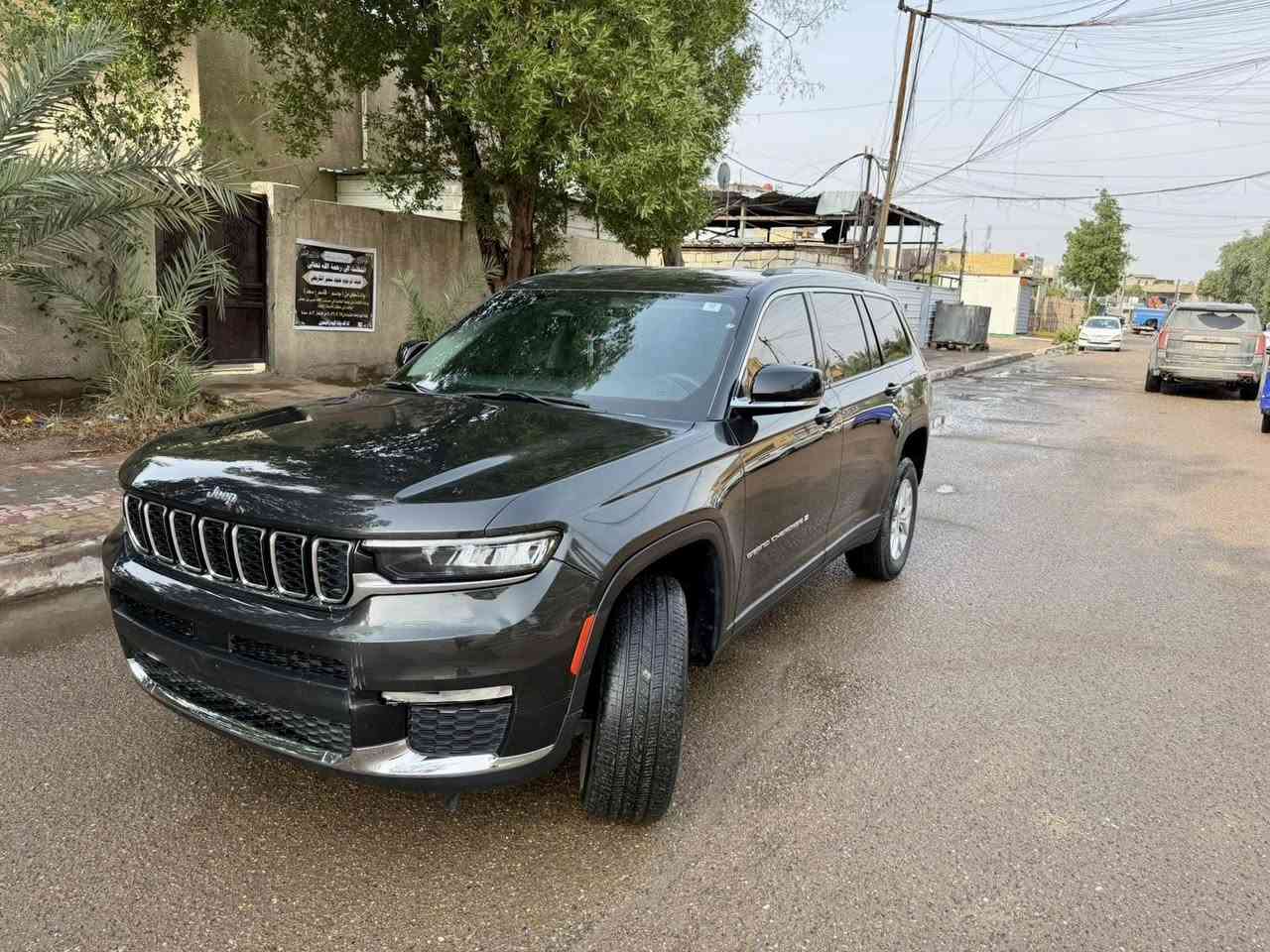 السلام عليكم للبيع فقط 

جيب كراند شيروكي ليمتد 7 راكب موديل 2023 وارد أمريكي حادثها  قبق صندوق بدون إربك  بدون لوحات مروريه 
المواصفات
مكينة V6 3.6
دفع رباعي 4X4
بصمة 4 ابواب وجنطة
بصمة تشغيل
تشغيل عن بعد ويل قياس 20 انج
شاشة كبيرة قياس 10.1 انج
نظام الخرائط GPS
لوحة القيادة ديجتال
5 كامرات 360 درجة
كاميرا للمرآة الداخلية
رادار امامي وخلفي وجنبي نقطة عمياء تحديد مسار قيادة ذاتية
مانع تصادم خلفي وامامي
حساسات خلفية
توقف ذاتي
هائد بريك كهرباء دكمة
Auto Start نظام
كشنات جلد منفصل VIP
الكشنات الأمامية تحكم كهرباء وخزن ميموري وتدفئة و تبريد كشنات خلفية تدفئة
تحكم ستيرن جهتين
ستيرن شفتات وتحكم كهرباء
شاحن وايرلس
إنارة داخليه محيطيه
لايت زنون LED
كشافات زنون LED
رادار جانبي وخلفي 
مكاني بغداد الدورة المعلمين 
 
للاستفسار 
***********
