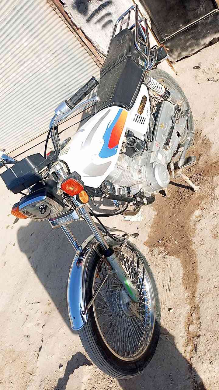 السلام عليكم دراجه ارشه اربعه كير ❗
2019 اوراق اصولي ❗💢
دراجه كامله ما بيه اي نقص
   مكينته مفتوحه ❗
لا تبخير ولا تنقيص1 /1
شلعه ومعدل 
كهربائيّاته كله شغاله ❗
مكاني حله ابو غرق 💢
دراجه كلش حلو مال شغل سعره 375 وبيه مجال بسيط
رقم الهاتف: ‏‪***********‬‏
