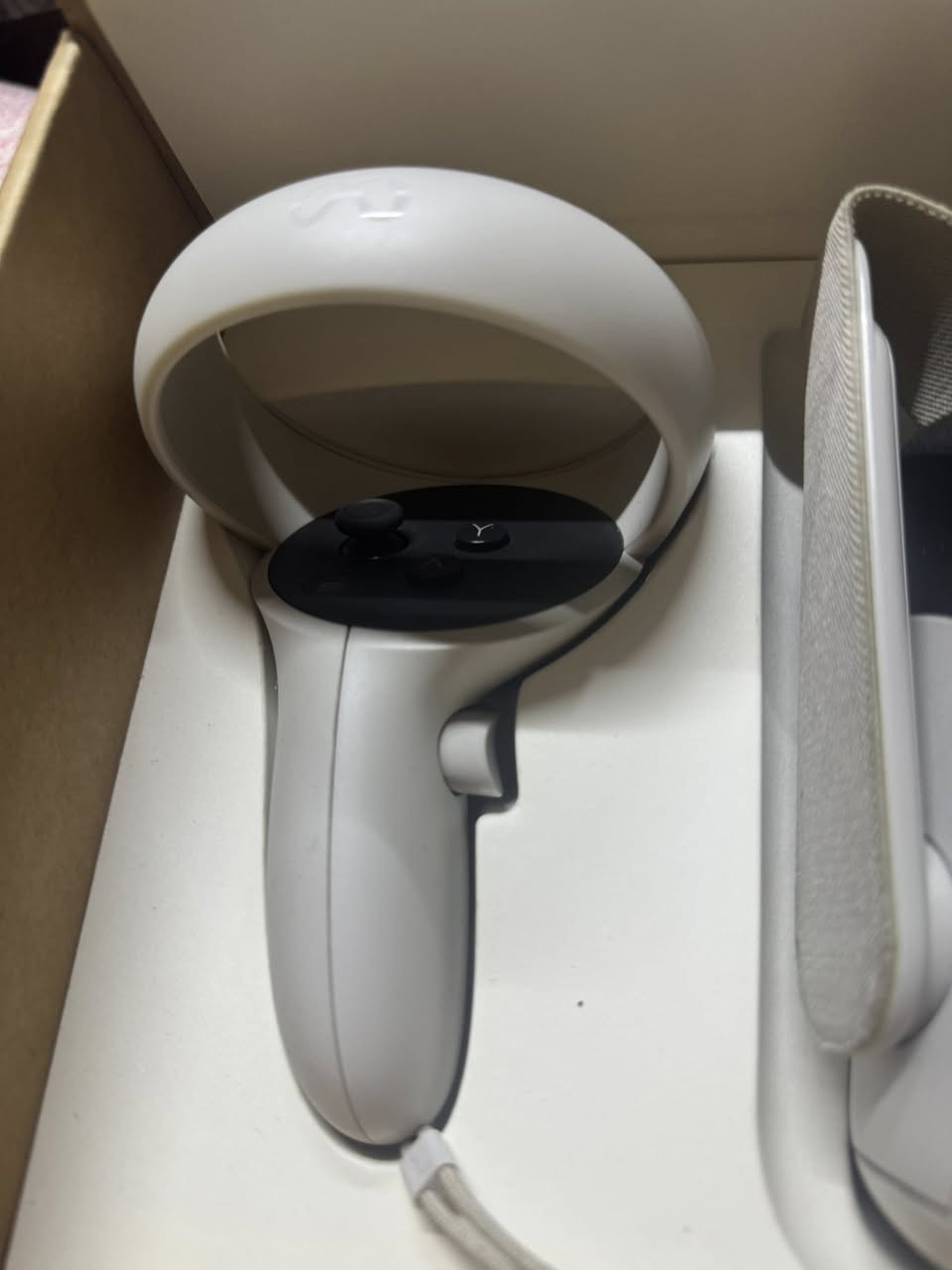 نضارات ميتا كويست 2 128 نضارات كلش نظيفات ملحقات كامله مع الكارتون سعرها 250 وبيها مجال مكاني بغداد الحريه ***********
