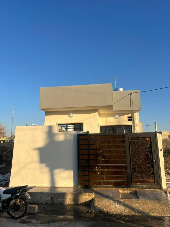 السلام عليكم بيت للبيع
الموقع حي الملاين الثانيه تقطيع ابو فهد 

المساحه ١٣٢.  ٢٢|٦

نظام البناء بادلو 

نظام تكتات

غرفه عدد ٢ هول واستقبل 

مطبخ حار وبارد 

السعر ٧٠ وبي مجال 

للاستفسار 

***********
