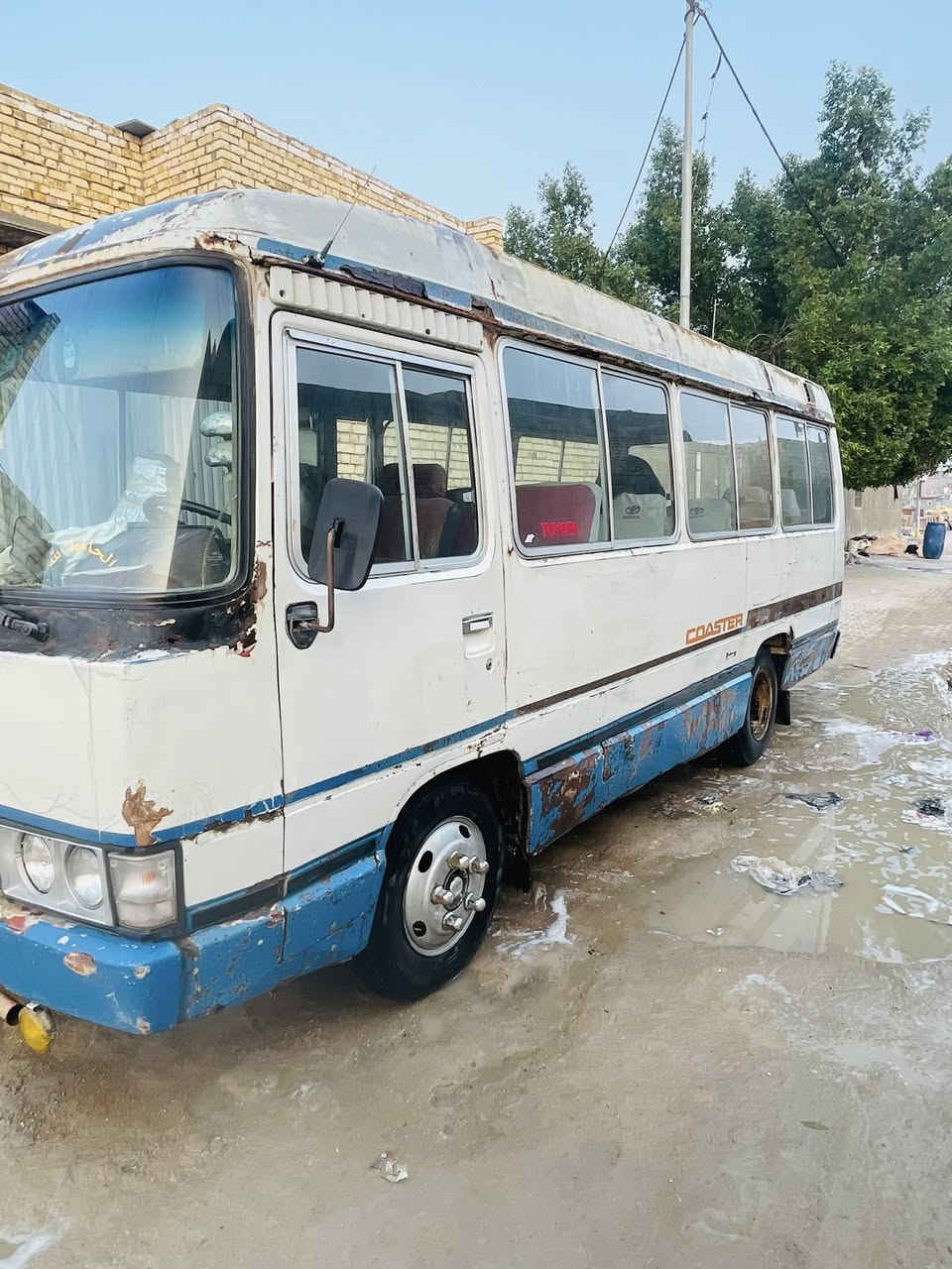 السلام عليكم كوستر عريضة للبيع مديل 85 محرك بطة 3000 لا تنقيص لا تبخير دسك باور  تخم تاير المامي جوبلس باتري جديد توني شادة  حدادية خير من الله مكان السماوة  اتصال ***********
