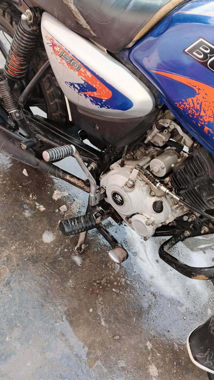 للبيع
دراجه بوكسر مرقم رقم انكليزي تحويل ثاني يوم 
موديل٢٣
مكاني حي الجهاد
السعر2 مليون قفل بدون مجال
***********
