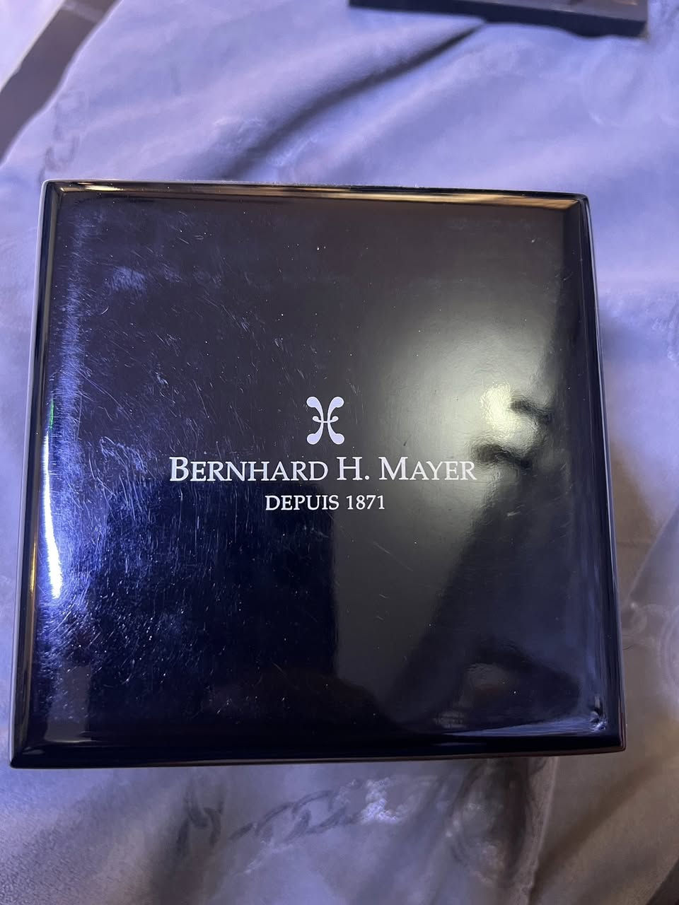 للبيع ساعة BH Mayer أصلية سويسري
بأسمي موجود بالكارت ماخذها من الامارات 
 للاستفسار 
***********
